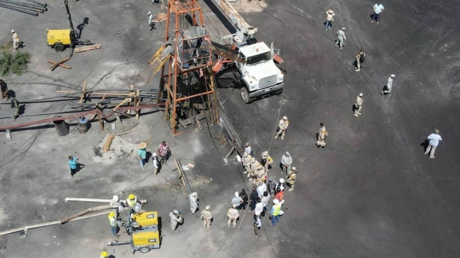 Gobierno federal utilizará dron submarino para localizar a los mineros atrapados en pozo