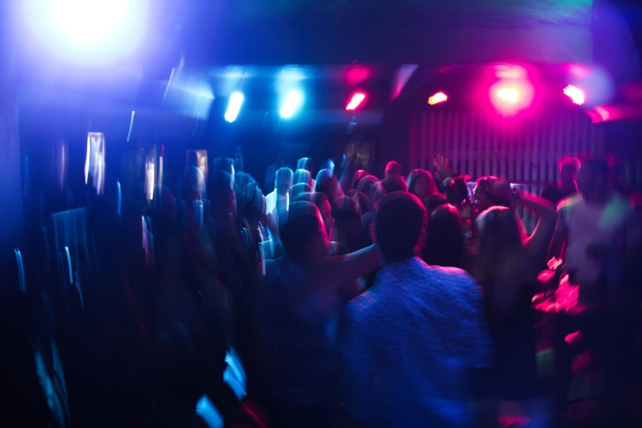 En la mira salones sociales que realicen posadas con venta de alcohol a menores