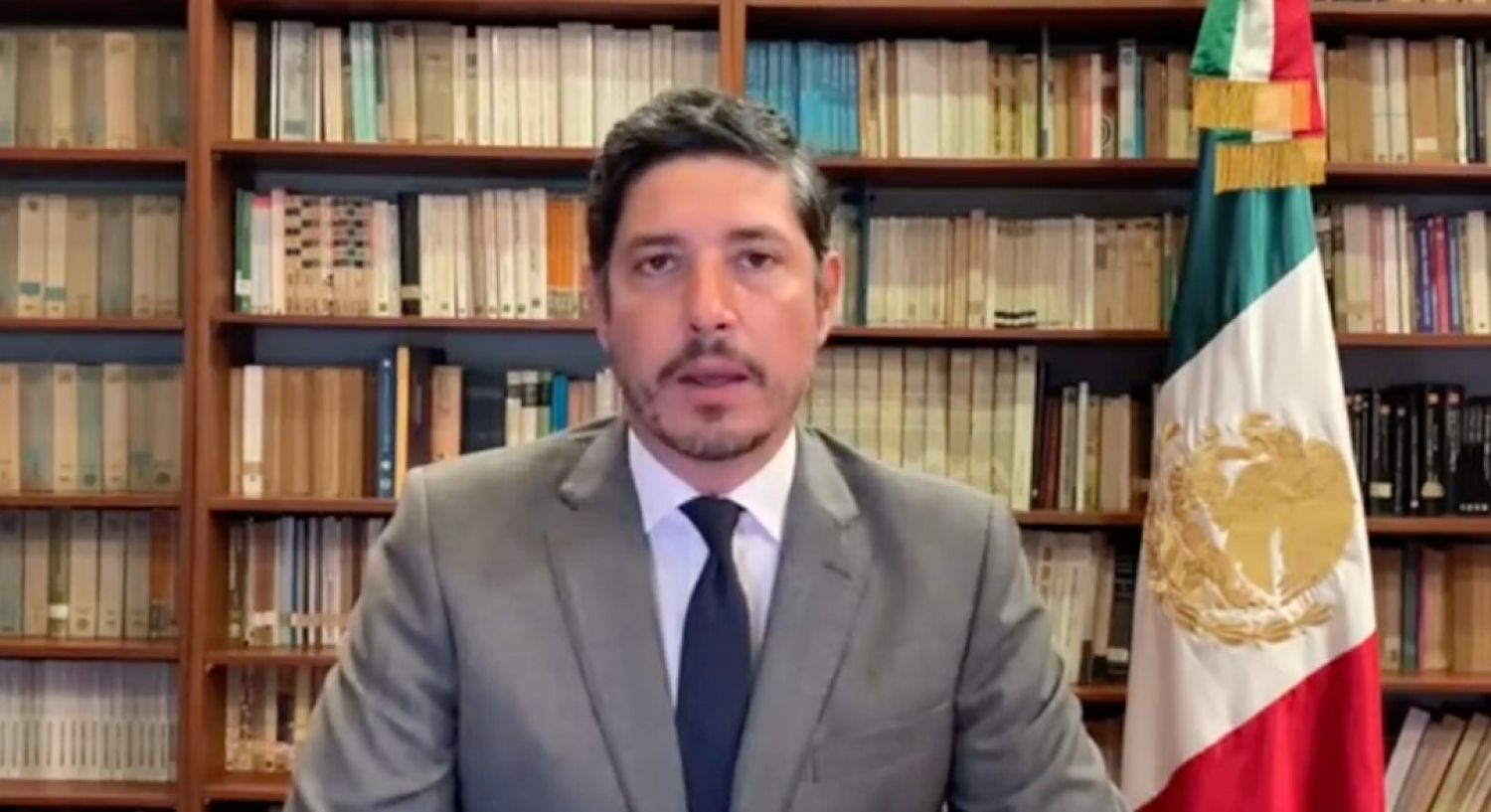 Perú expulsa a embajador de México y lo declara 'persona non grata'