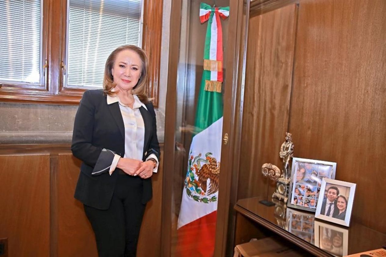 Asegura Yasmín Esquivel que no hay plagio en su trabajo de tesis; presenta "pruebas contundentes"
