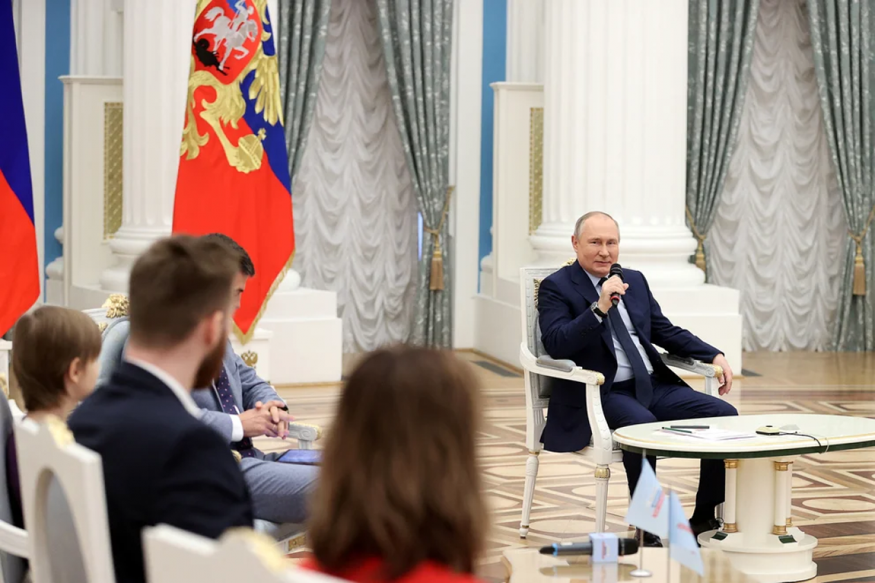 Kremlin rechazó condiciones de Biden para conversar sobre Ucrania