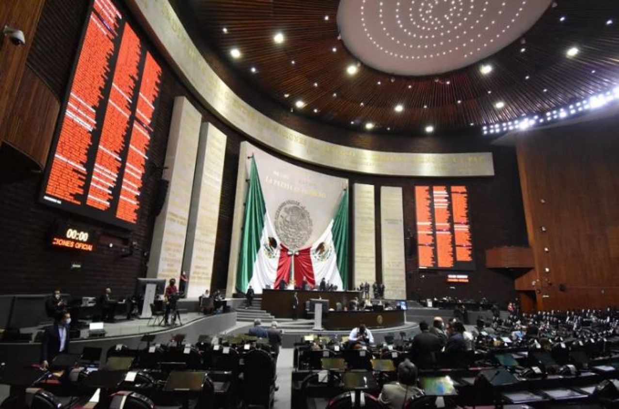 Vacaciones dignas diferidas, cambian iniciativa de 12 días de vacaciones en Mexico