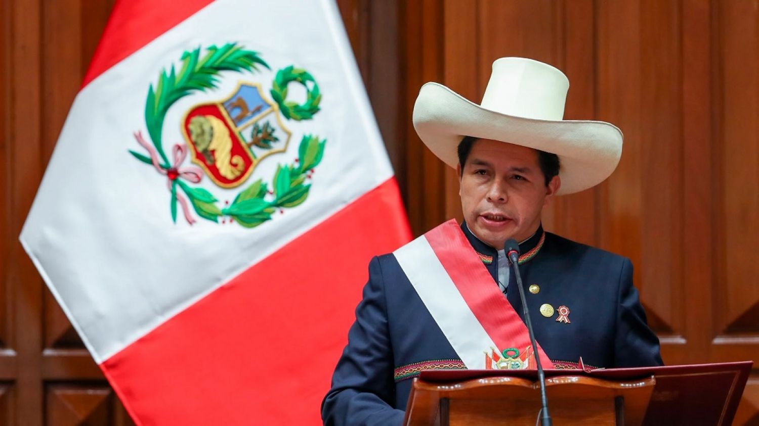 Detienen a Pedro Castillo luego de ser destituido como presidente de Perú