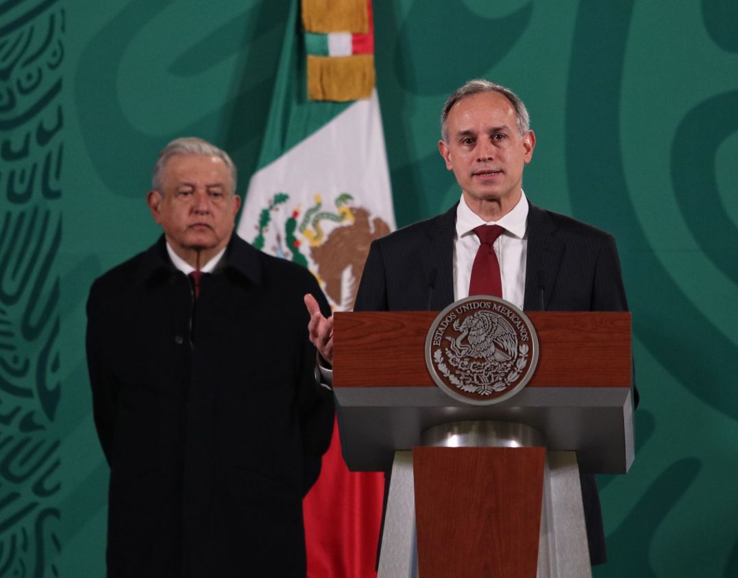 Hugo López-Gatell dio negativo a COVID, solo tiene ‘catarro’: AMLO