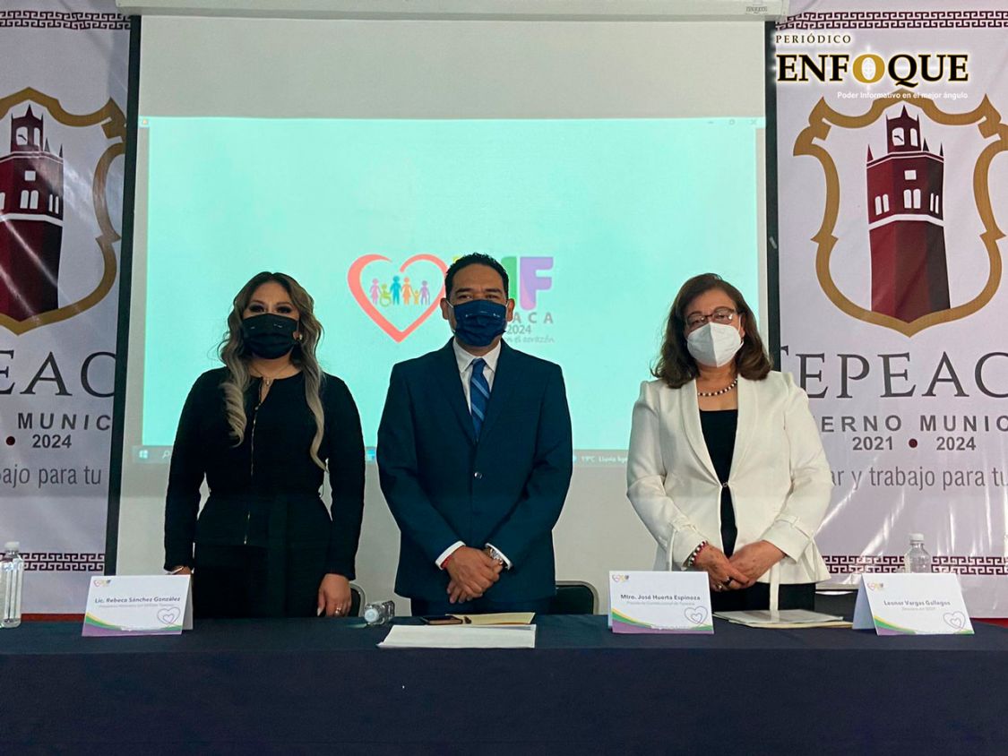 Rebeca Sánchez rinde informe de los primeros 100 días de actividades frente al DIF de Tepeaca 