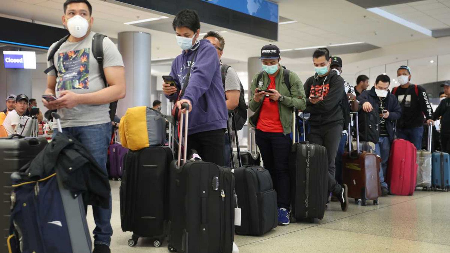 Viajeros extranjeros que pretendan entrar a EU deberán contar con esquema completo de vacunación contra Covid