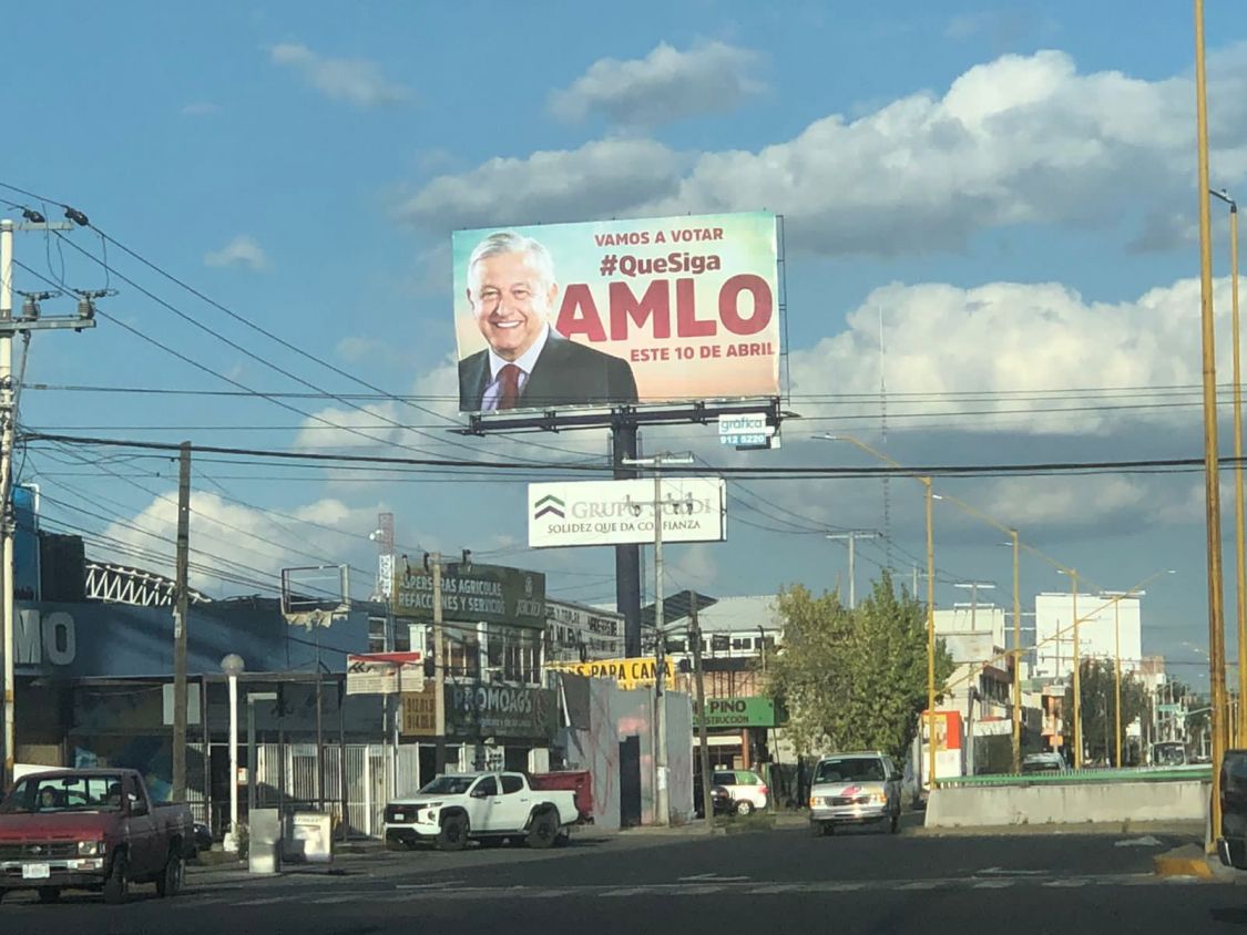 Se comienza a promover revocación de mandato a favor de AMLO; ya se aprecian espectaculares y bardas en 10 estados 