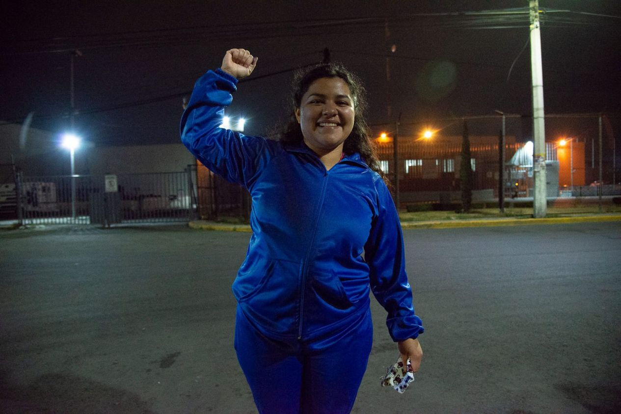 Liberan a joven encarcelada por matar a su violador después de 9 meses