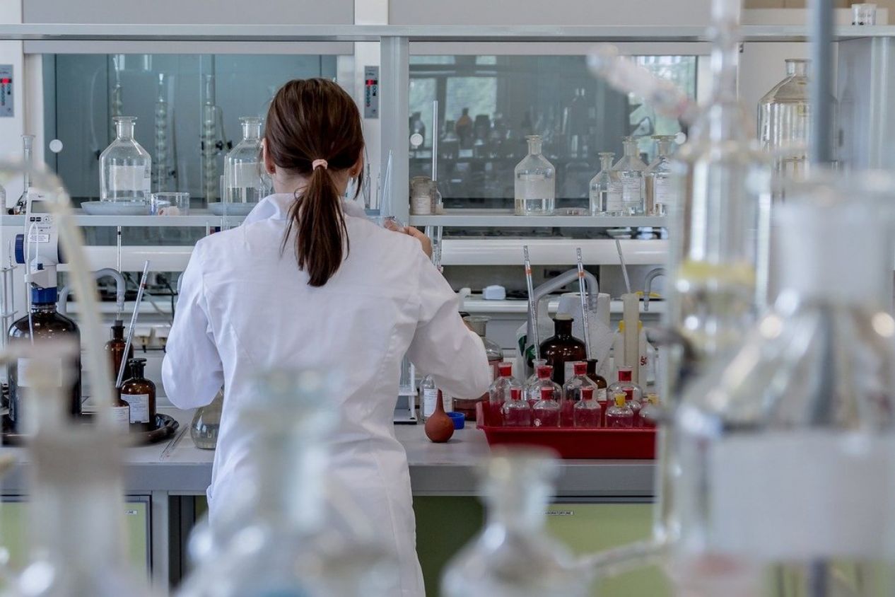 Científicos españoles diseñaron un fármaco que podría frenar el cáncer de mama metastásico.