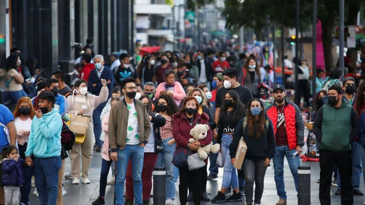 México registra cifra baja de contagios Covid con: 4 mil 832 nuevos casos y 98 decesos