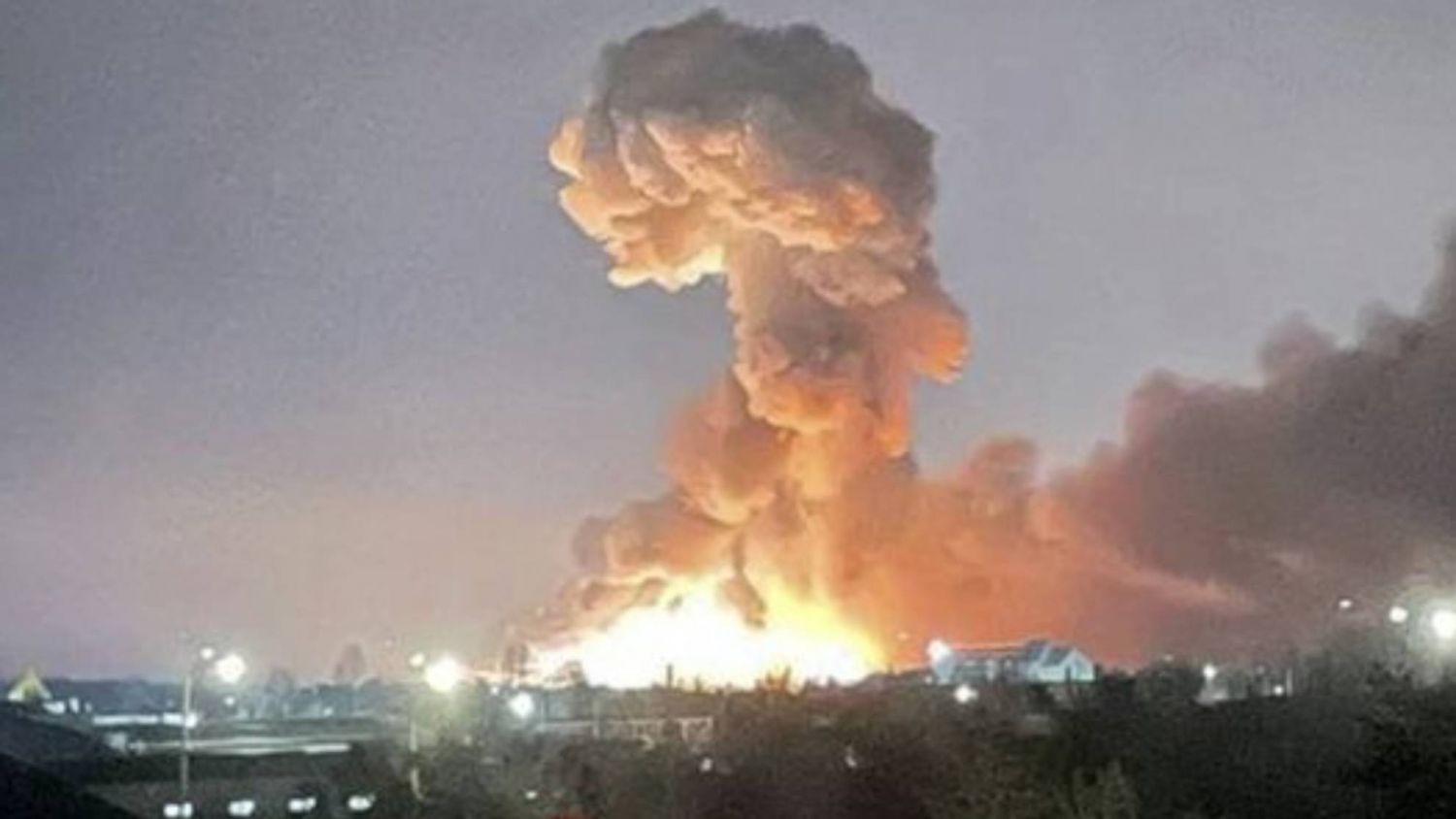 Rusia ataca a Ucrania: al menos 40 soldados y "decenas" de civiles ucranianos muertos 