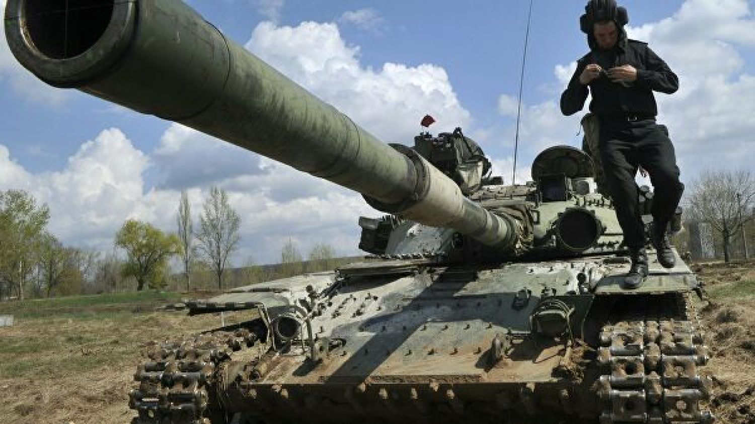 Finlandia tomó la decisión "histórica" de suministrar armas a Ucrania tras la invasión por Rusia