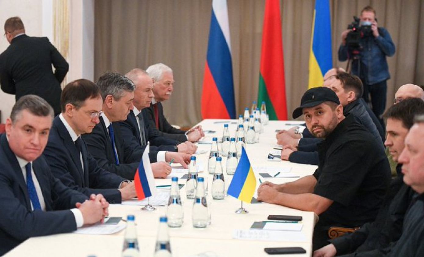 Esto pasó en el primer diálogo entre Rusia y Ucrania para buscar una salida al conflicto