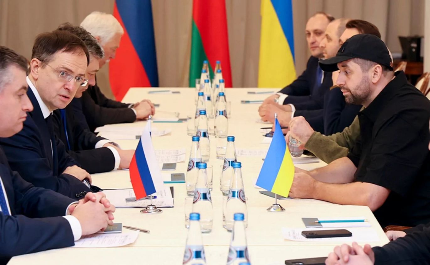 Rusia y Ucrania comenzaron negociaciones en la frontera con Bielorrusia