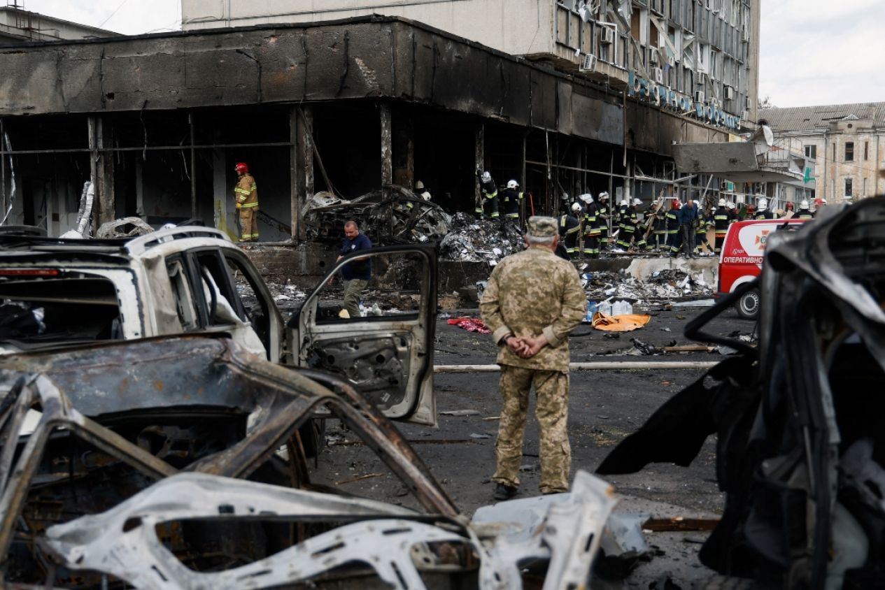 Bombardeo ruso dejó al menos 12 muertos y más de 25 heridos en  la ciudad de Vinnytsia, Ucrania