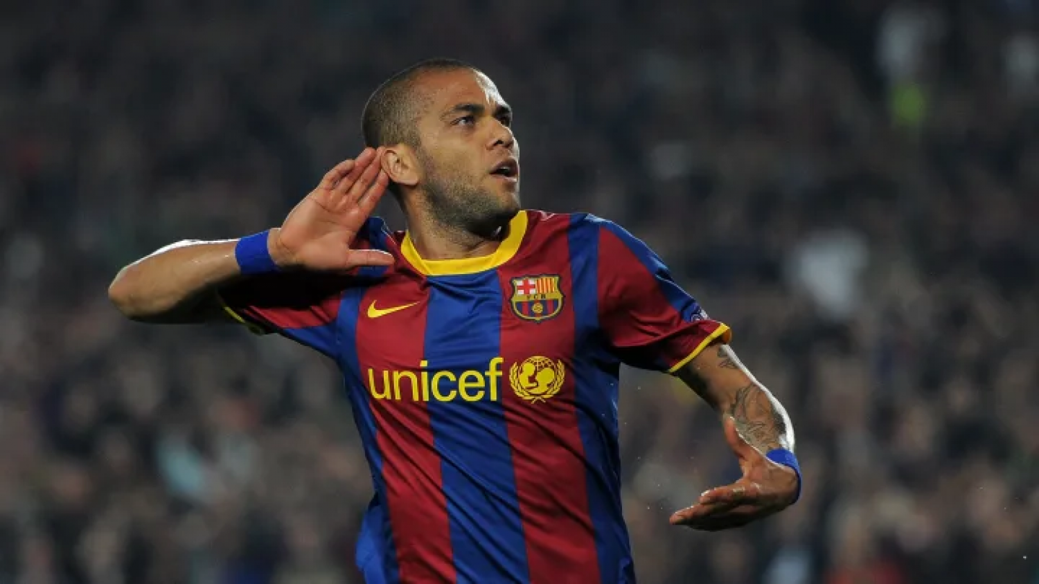 Pumas rompe el mercado con la llegada de Dani Alves