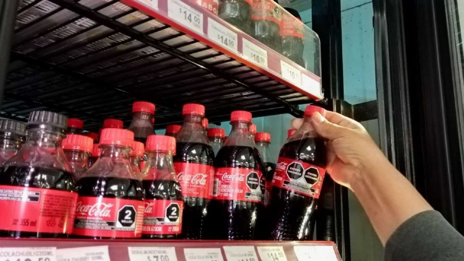 ¿Cómo conseguir gratis un refrigerador de Coca-Cola para mi negocio?