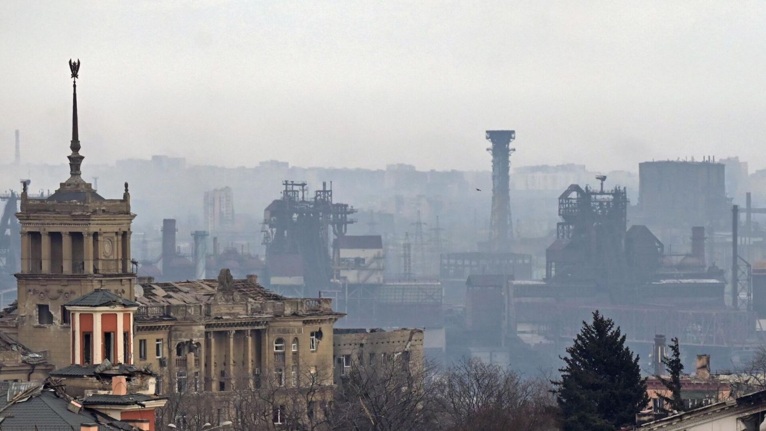 Ordena Ucrania la evacuación de 350.000 personas ante la embestida rusa en Donetsk