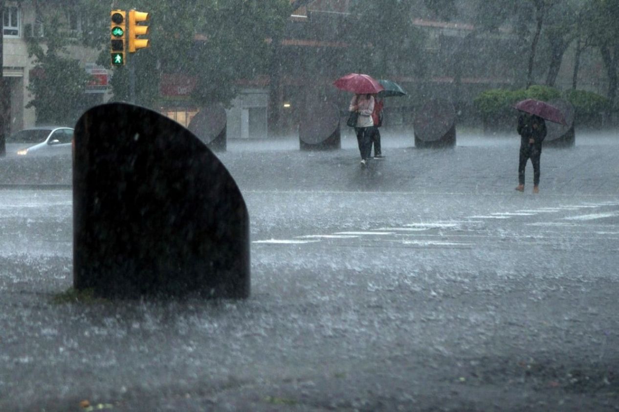 Huracán Bonnie categoría 3 provocará lluvias fuertes en al menos 8 estados