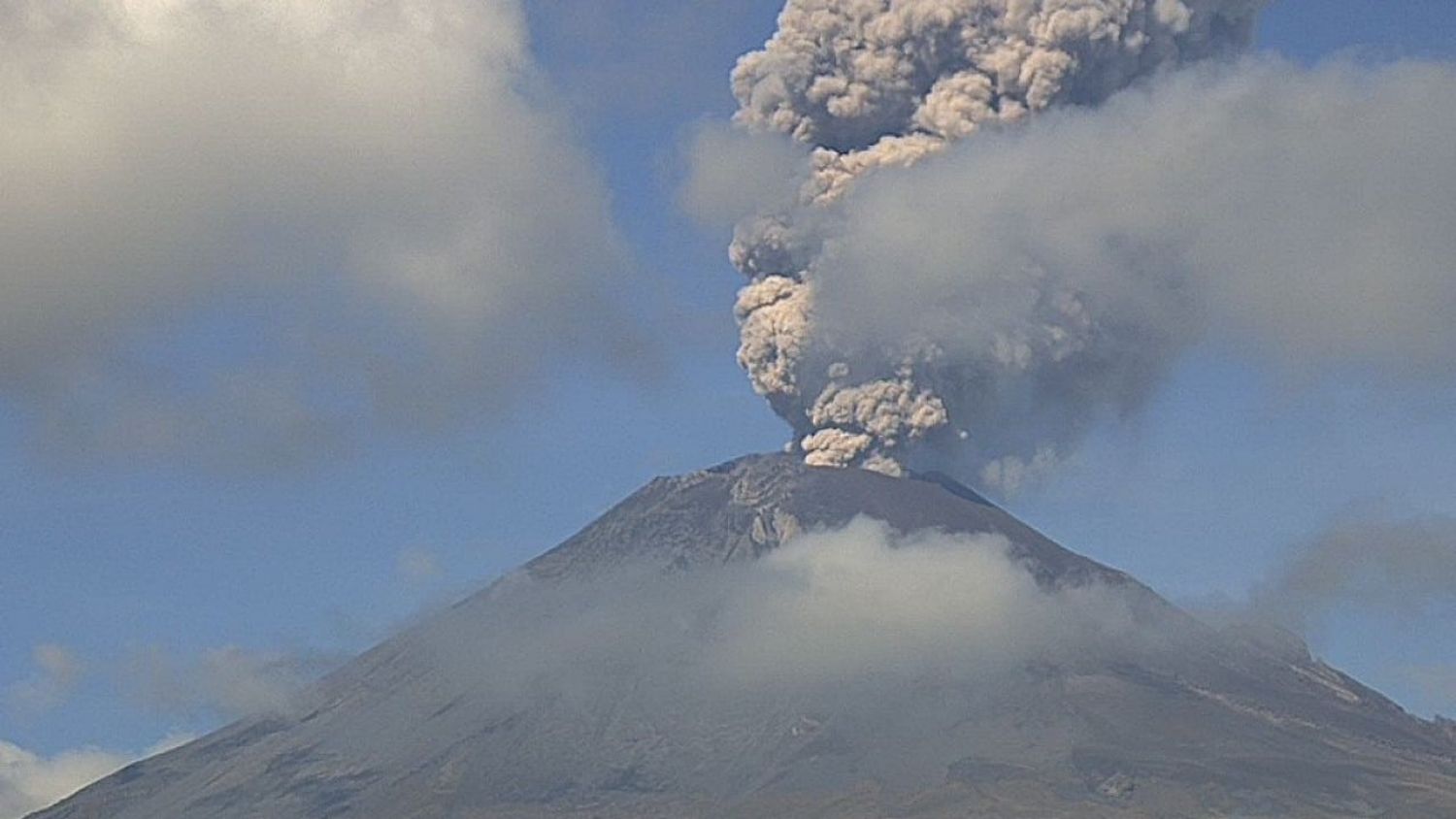 Volcán Popocatépetl inicia el mes de junio con 20 exhalaciones 