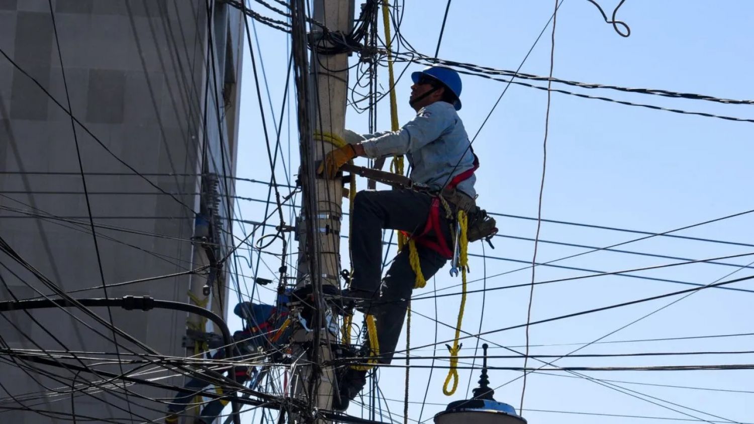 Anuncia CFE restablecimiento del servicio en Campeche, Quintana Roo y Yucatán