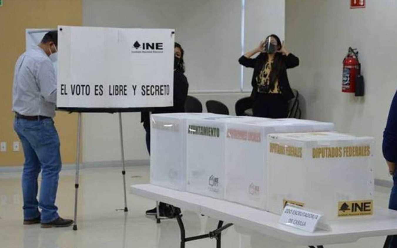 ¡Es falso!: Ciudadanas y ciudadanos pueden ingresar a emitir su voto con celular en mano: INE