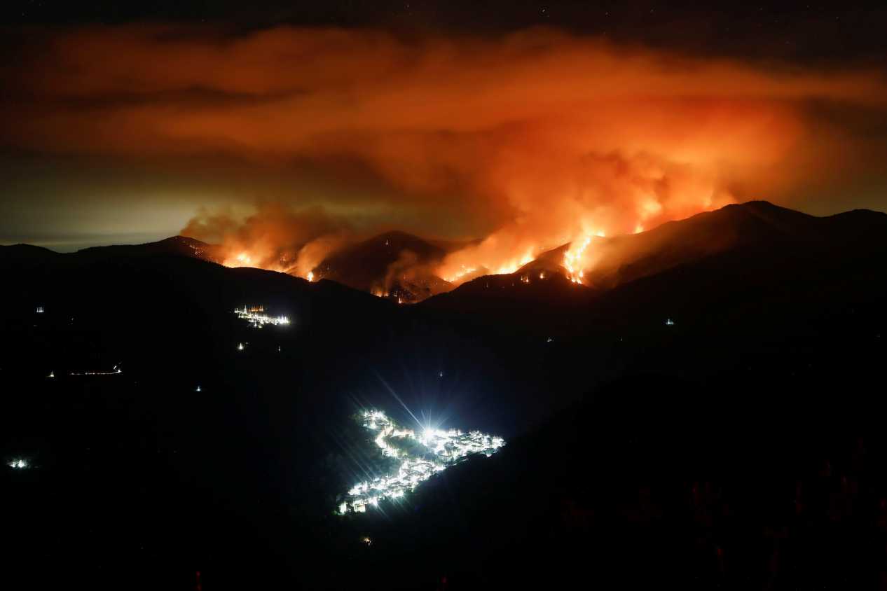 Incendio afecta más de 2 mil hectáreas en Málaga, España