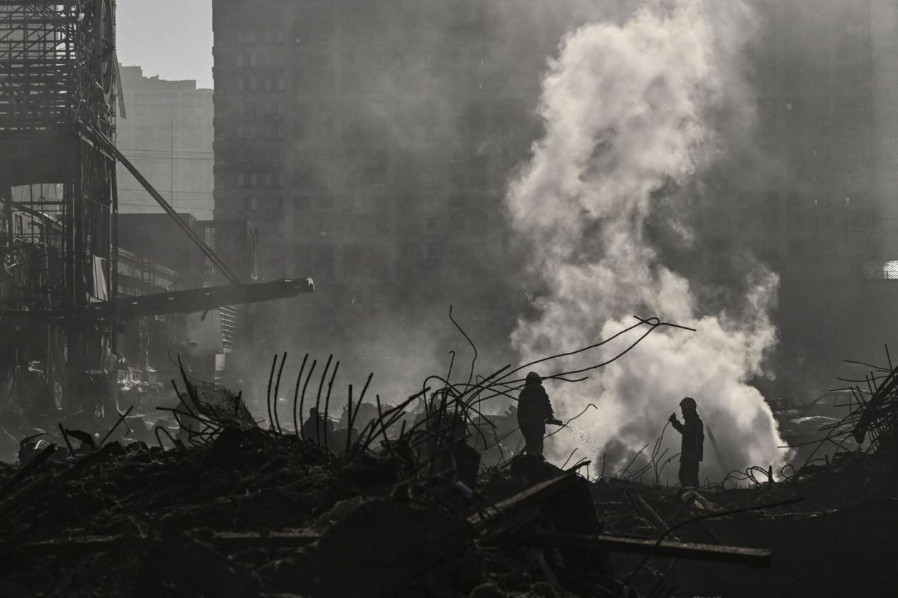 Ataca Rusia con drones instituto científico en Kiev
