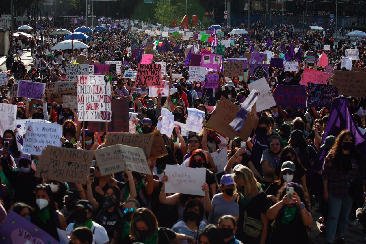 Afirma AMLO que marchas del 8M transcurrieron “en santa paz” en todo el país