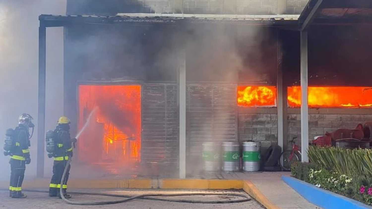 Se incendió el Centro de Servicios Municipales de San Andrés Cholula 