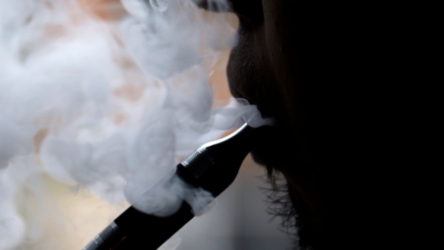 Cofepris declara alerta sanitaria "máxima" por vapeadores