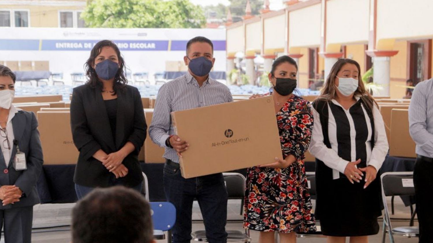 23 escuelas primarias recibieron equipo mobiliario y de cómputo por parte del Ayuntamiento de San Andrés Cholula
