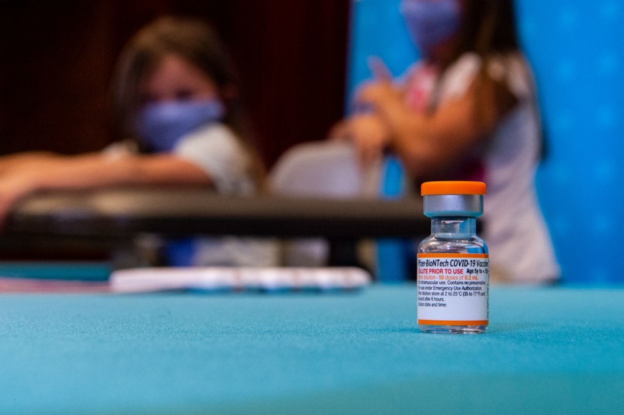Asegura Pfizer que 3 dosis de su vacuna contra Covid ofrece fuerte inmunidad en menores de 5 años