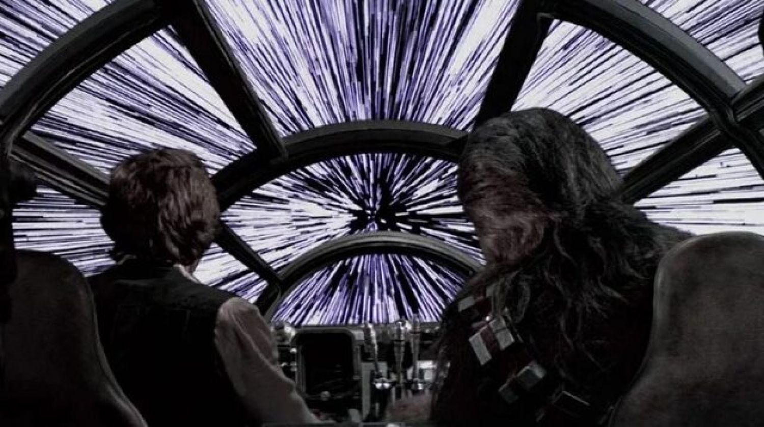Cómo sería viajar a la velocidad del halcón milenario de Star Wars, según la ciencia 