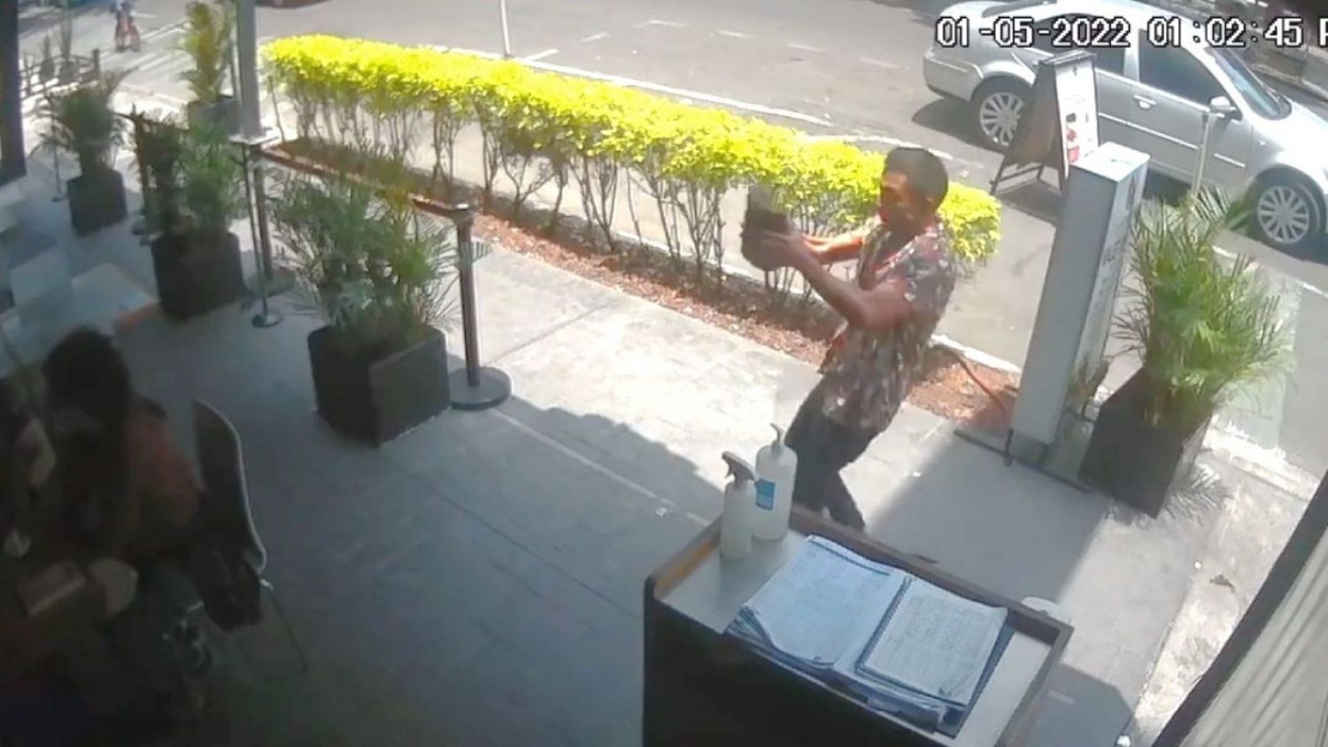 Imponen prisión preventiva a sujeto que atacó con una piedra a joven en taquería de CDMX
