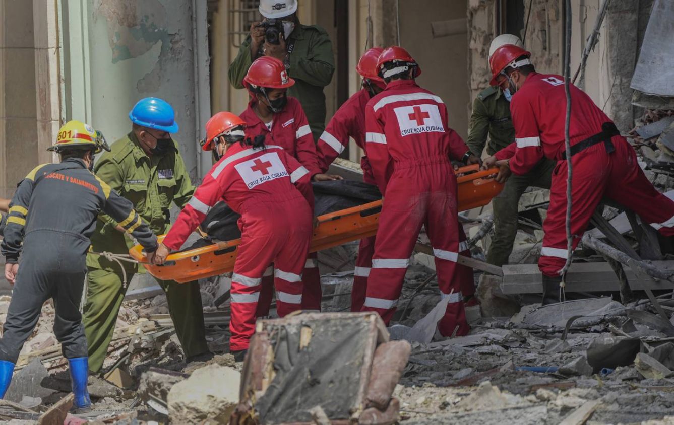 Víctimas mortales tras explosión de hotel en Saratoga aumentaría a 35 tras hallazgo de nuevos cuerpos