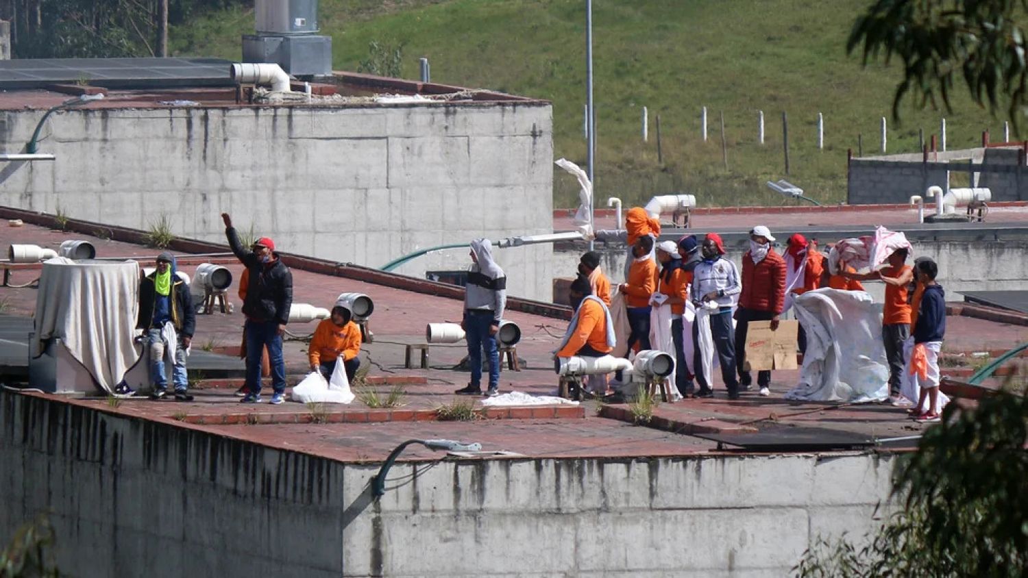 Se desató motín en penal de Ecuador; reportan 43 reos muertos y 5 más heridos