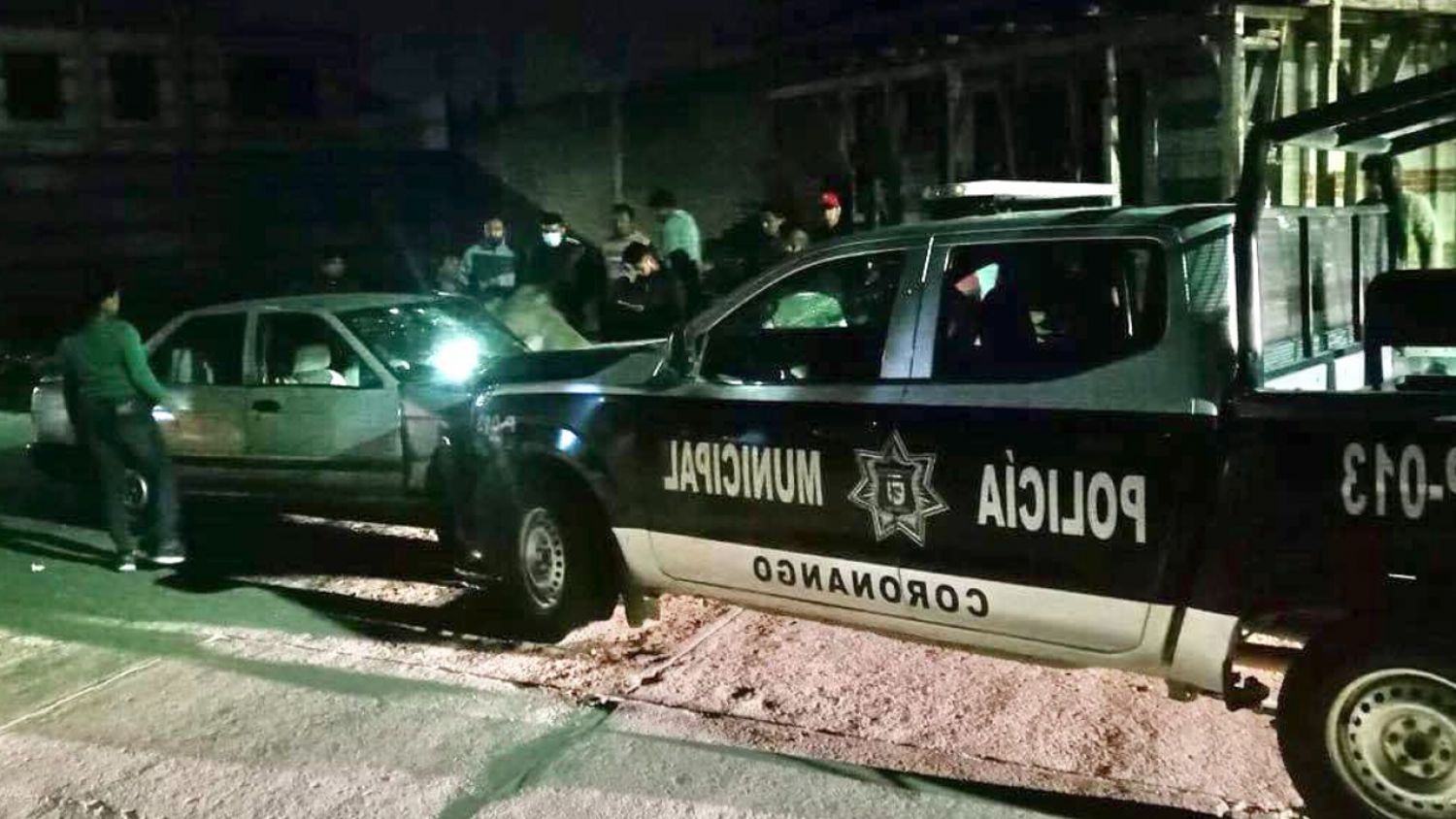 Policías de Coronango causaron un accidente con su patrulla y casi son linchados 