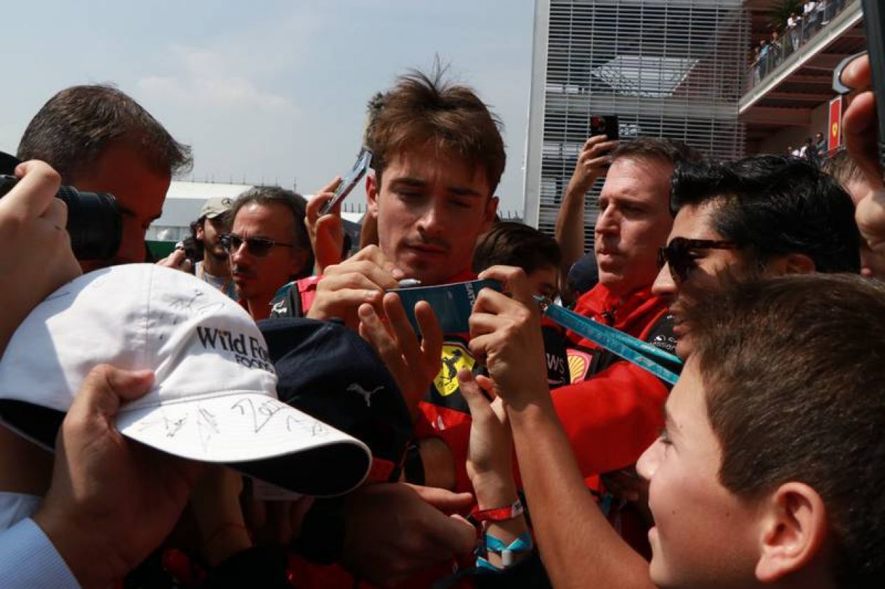 Pilotos de la F1 se quejan de los “nacos fifis mexicanos”: no los dejaban de acosar (Vídeo)