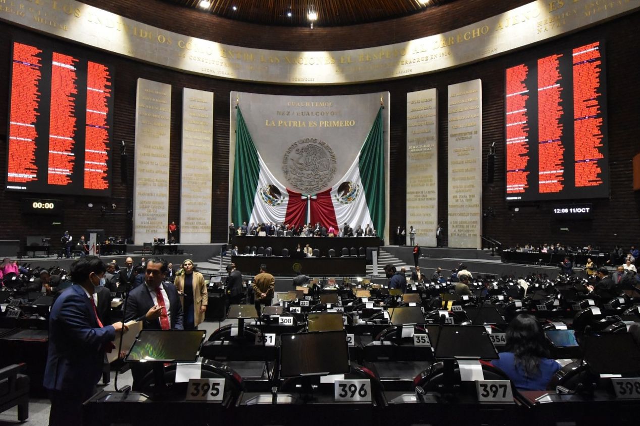Avalan diputados reducir tope de descuentos por multas a partidos