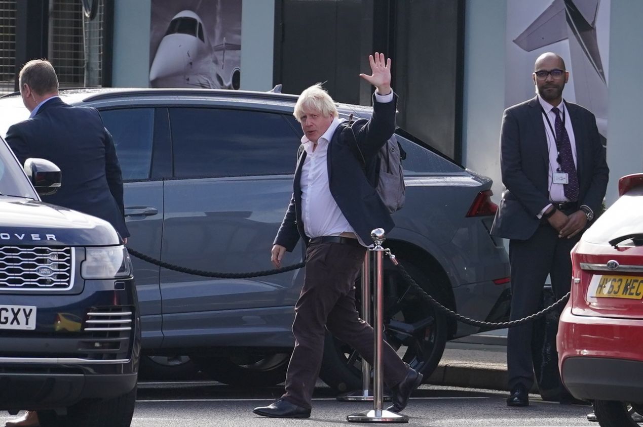 Regresa Boris Johnson a Reino Unido; intentará segundo mandato como primer ministro