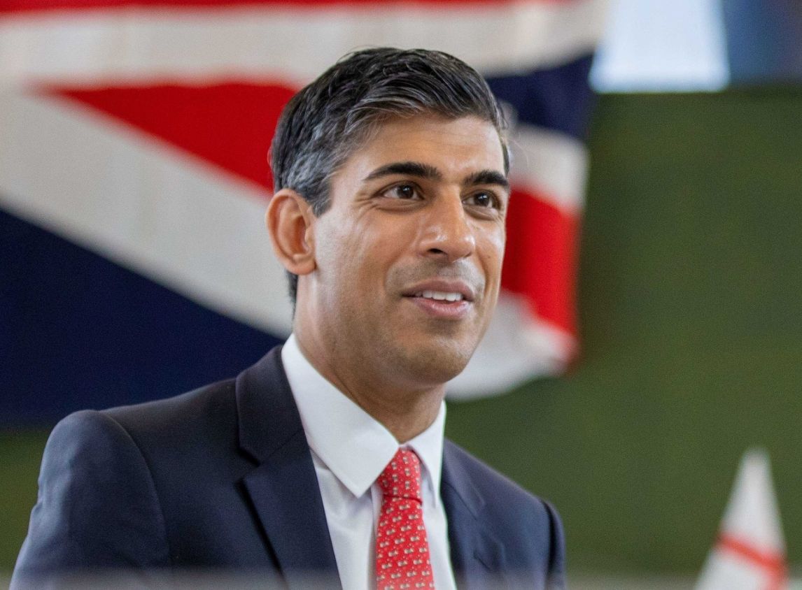 Rishi Sunak pospone la presentación de su plan económico  ante la crisis del Reino Unido