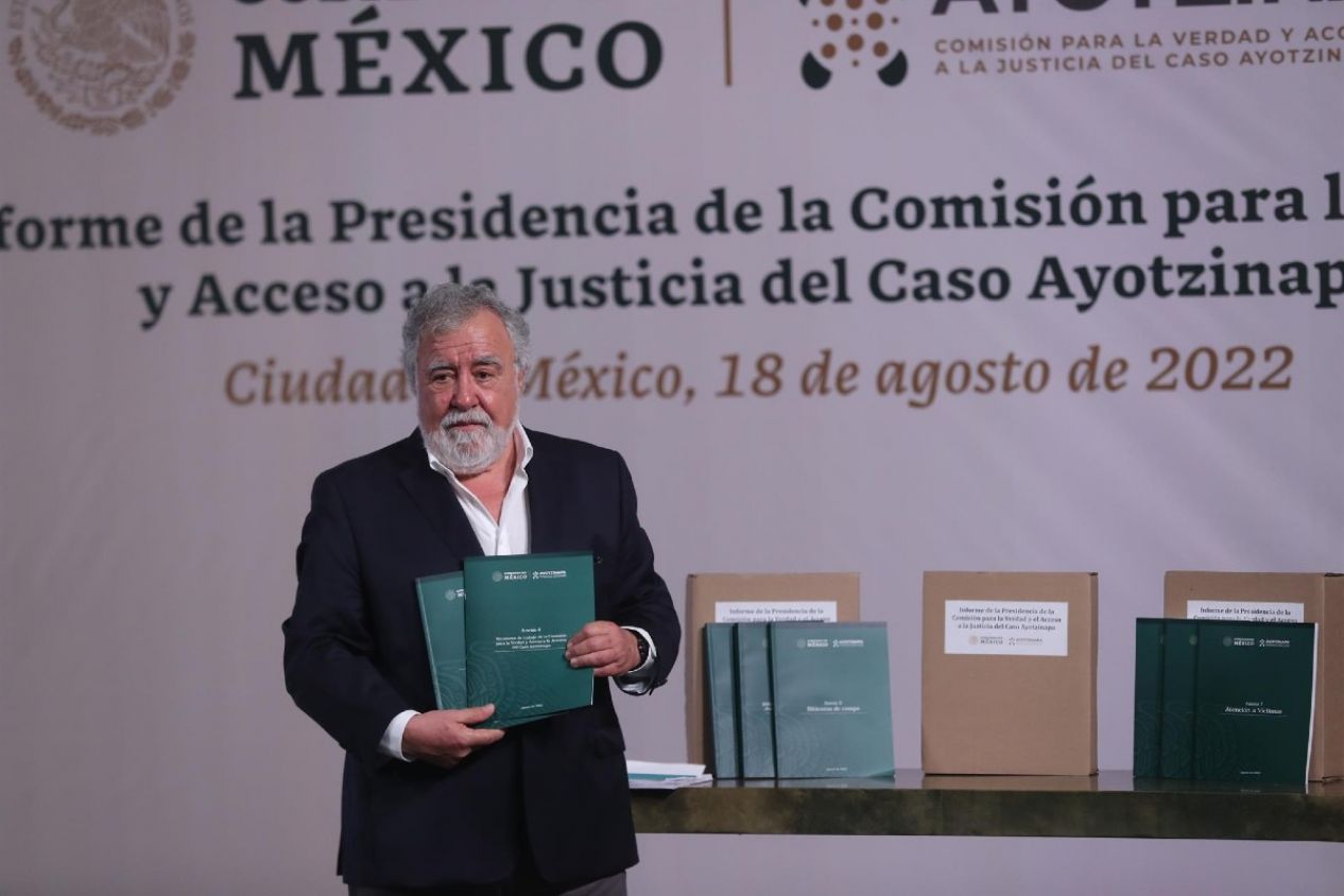 Admite Alejandro Encinas que reciente informe de caso Ayotzinapa presentó pruebas sin verificar