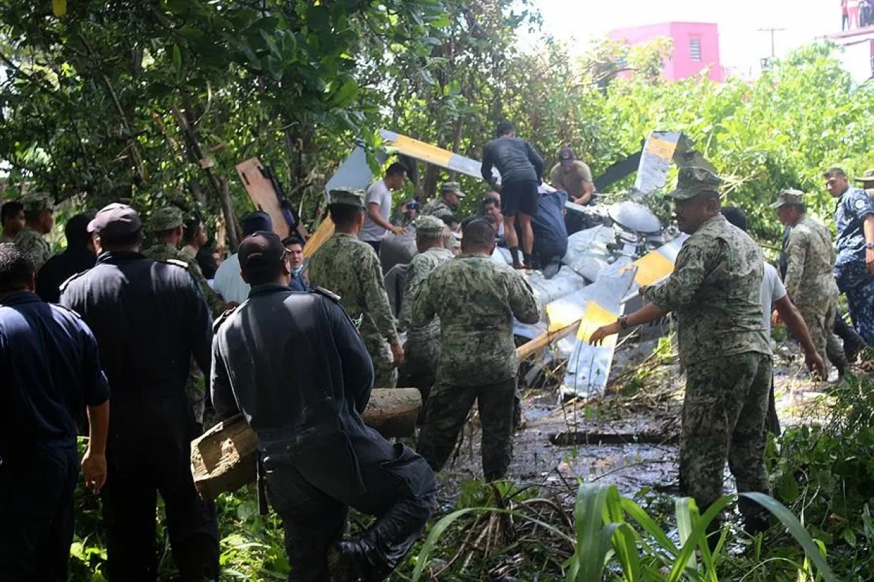 AMLO lamentó la muerte de 3 marinos tras desplome de helicóptero de la Semar 