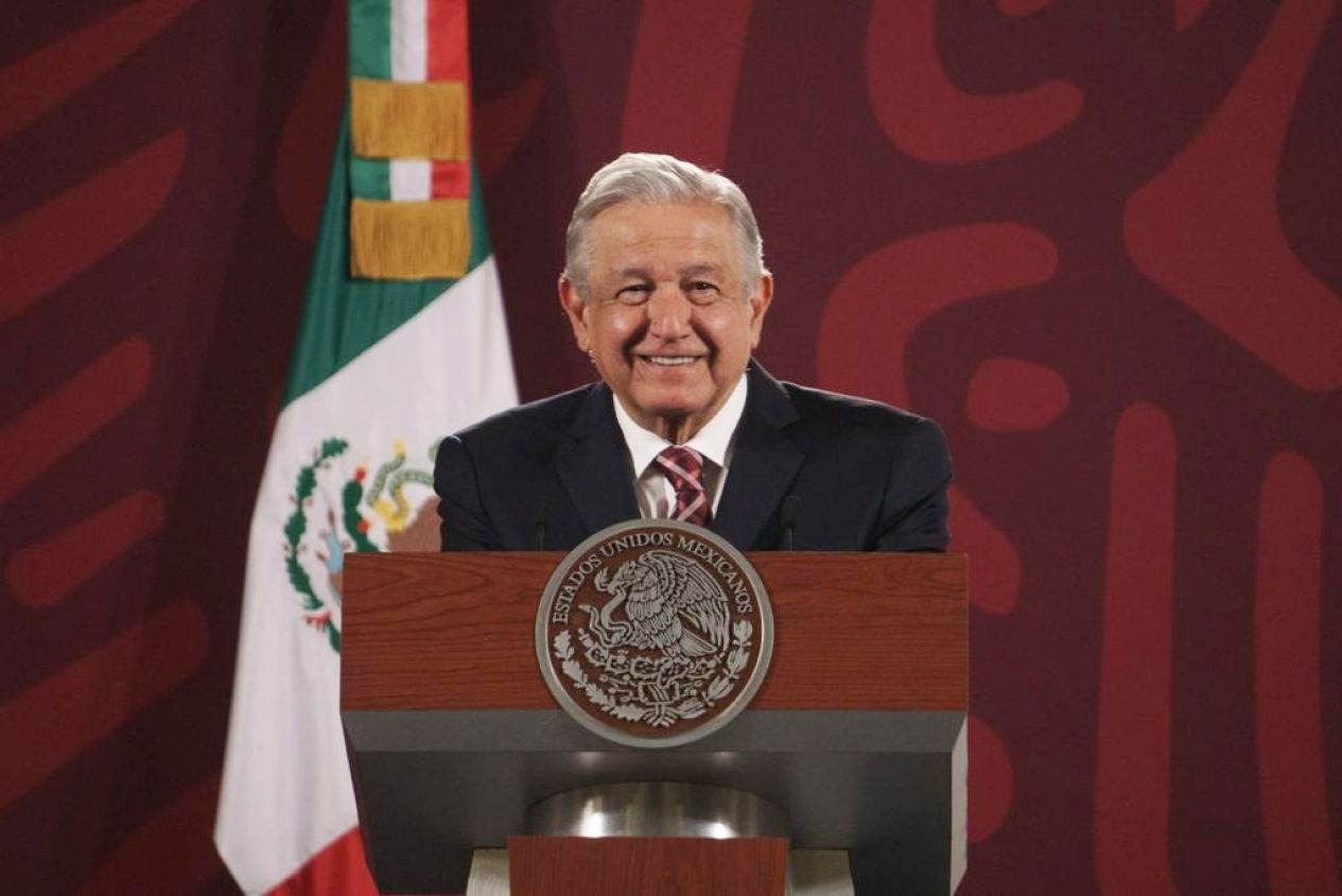 Celebra AMLO presencia del Ejército en las calles hasta 2028, aprobada por el Senado