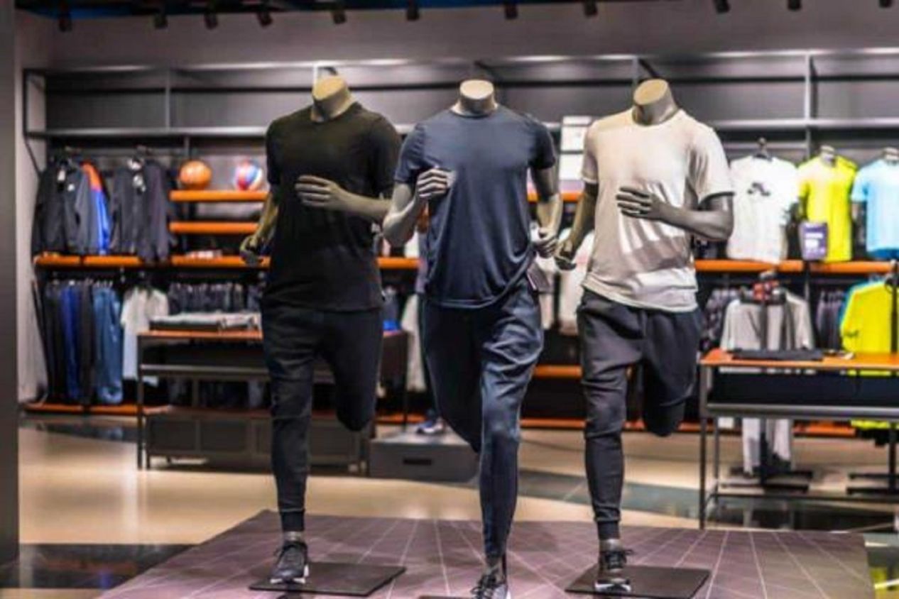 Revela Profeco que Nike y The North Face tienen las playeras deportivas que menos resisten