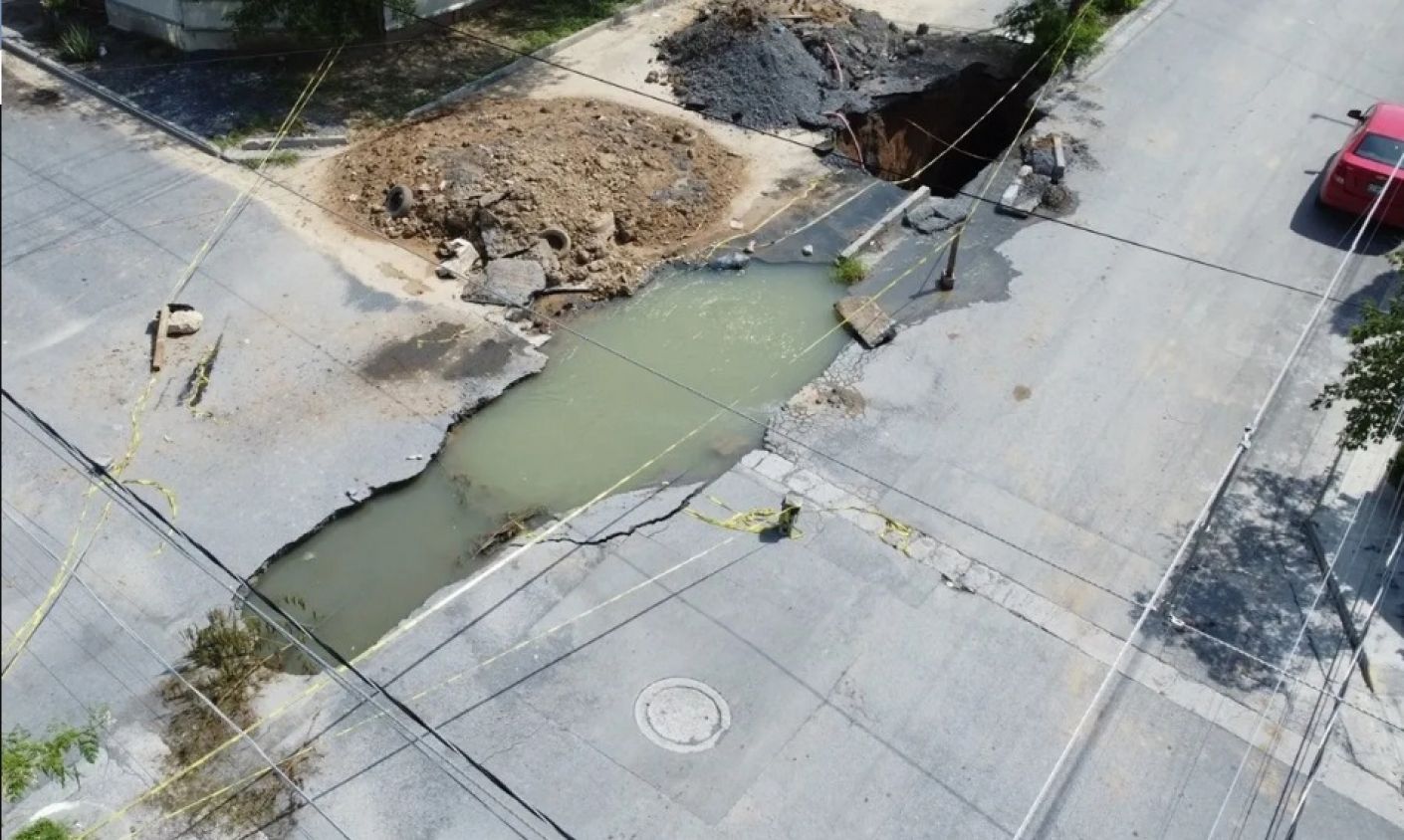 Surge tremendo socavón en Guadalupe, Nuevo León, por las recientes lluvias
