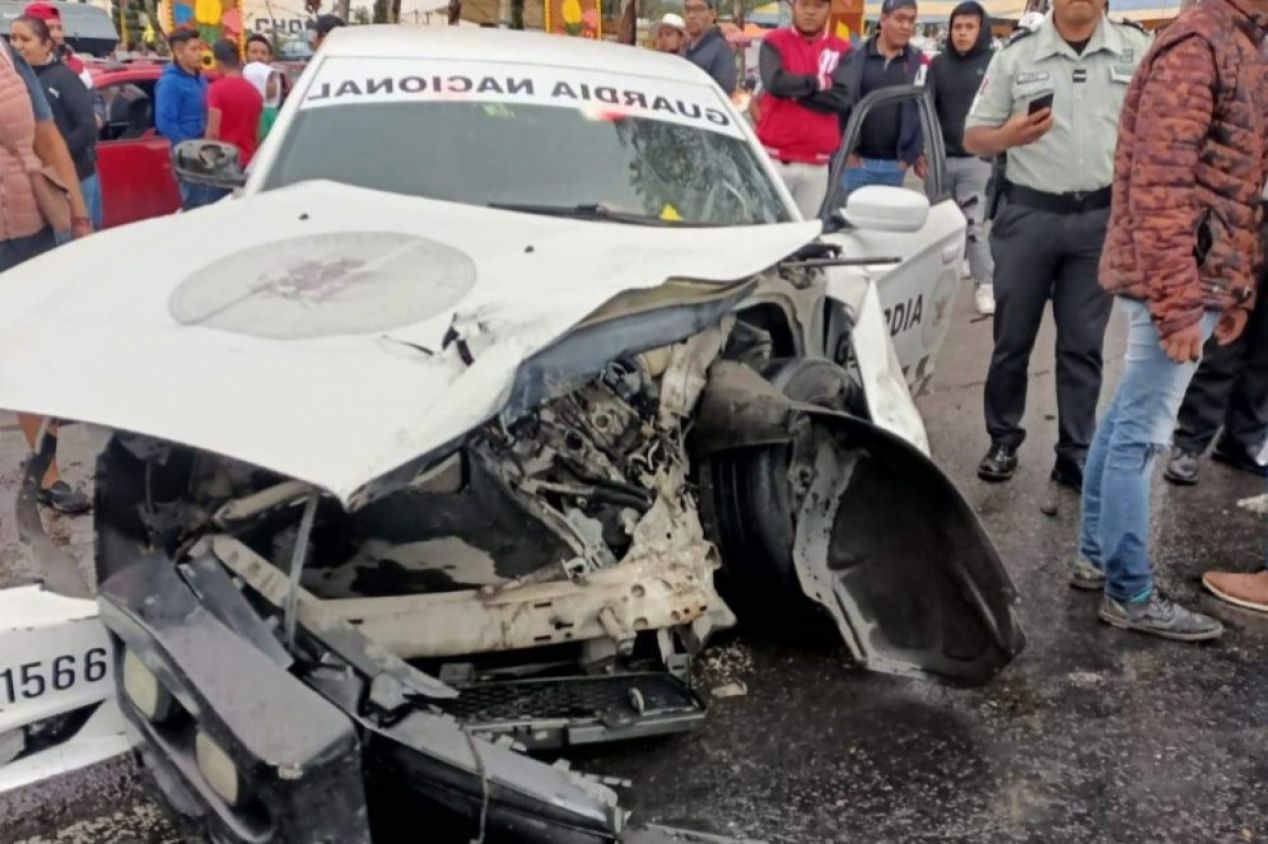 Aparatoso accidente en Tecamachalco entre particular y patrulla de la Guardia Nacional 