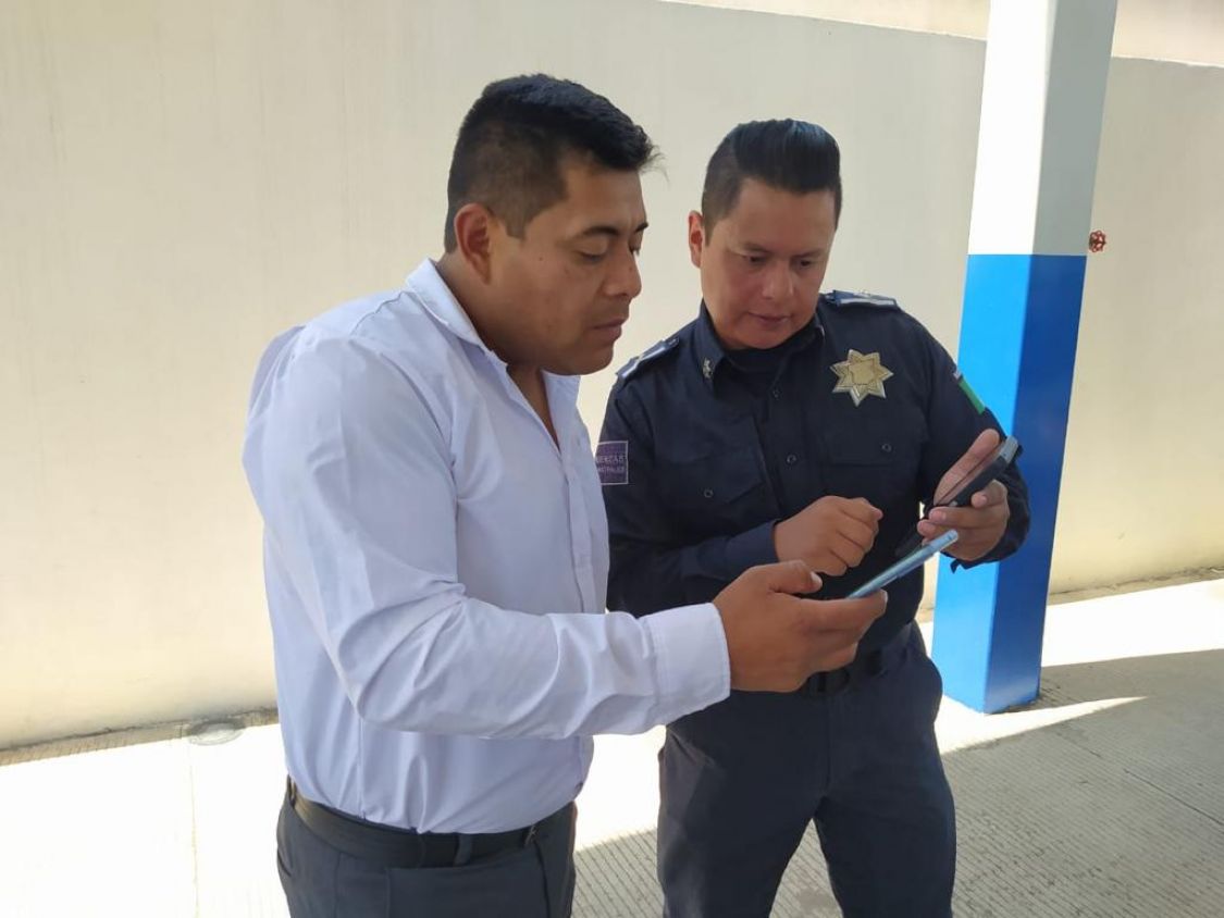 Crea Prevención del Delito de San Andrés Cholula red de botones de alertamiento con gremio de taxistas