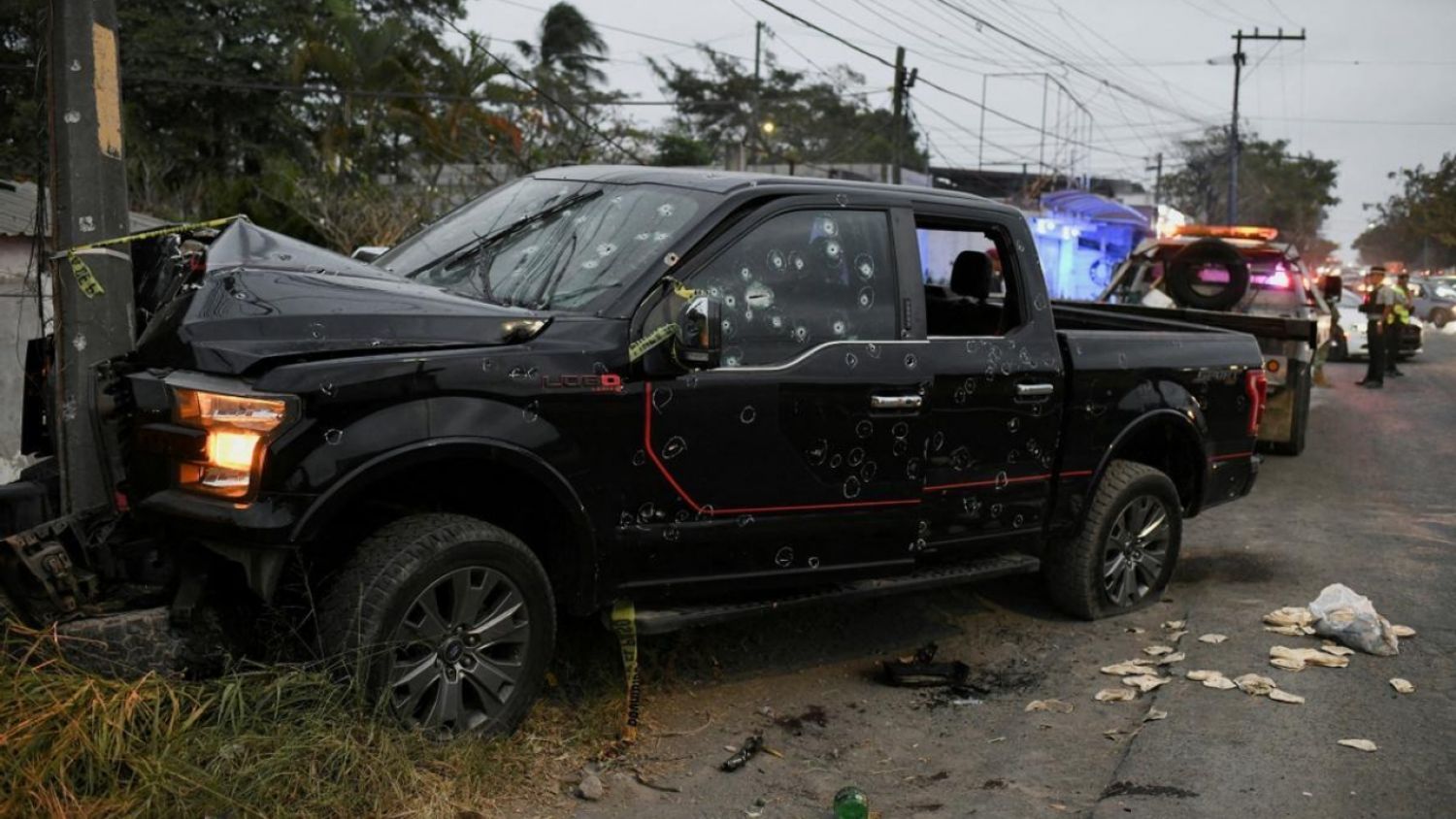 Matan a 3 adultos y 2 niños a bordo de su camioneta en Veracruz y a otro más en su taxi.